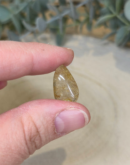 Quartz rutilé en goutte