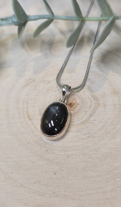 Collier Black star (Sapphire étoilé noir)