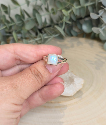 Bague Pierre de lune arc-en-ciel