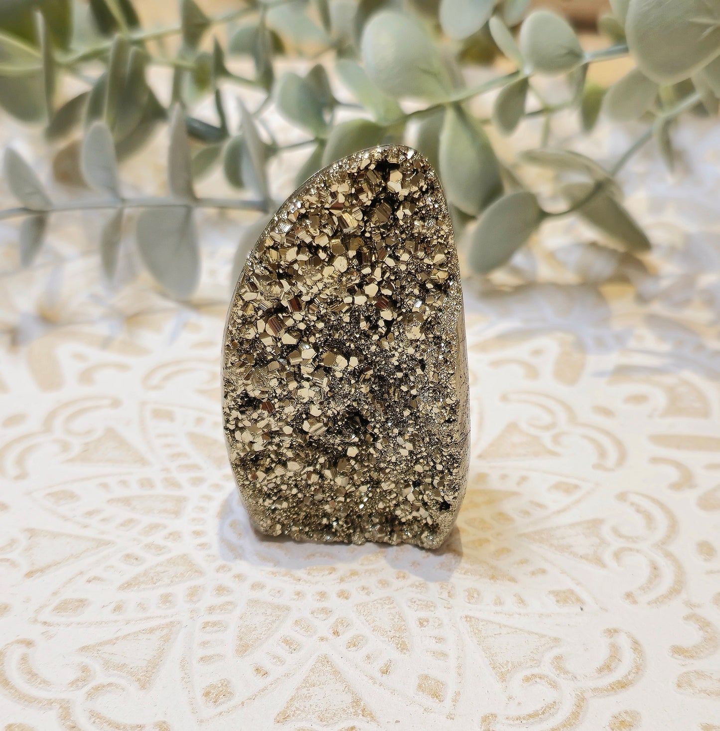 Pyrite brute avec base polie du Pérou