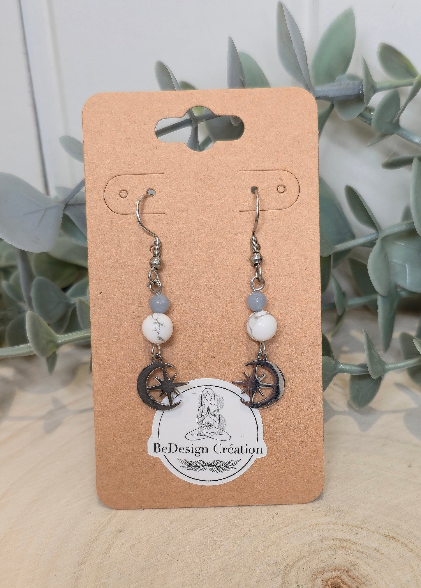 Boucles d’oreilles Lune/Étoile Angélite et Howlite