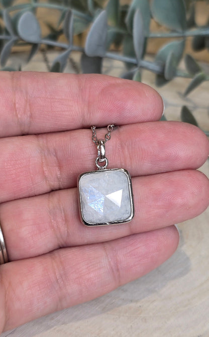 Collier Pierre de lune carré