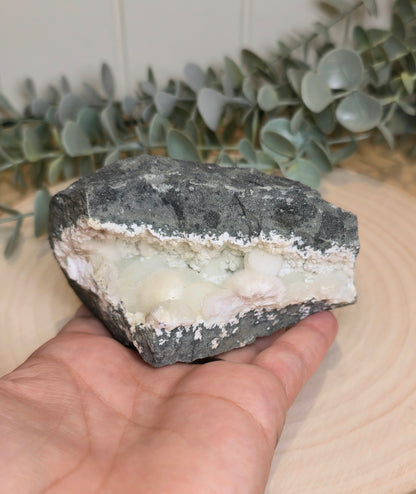 Okenite brute de l’Inde