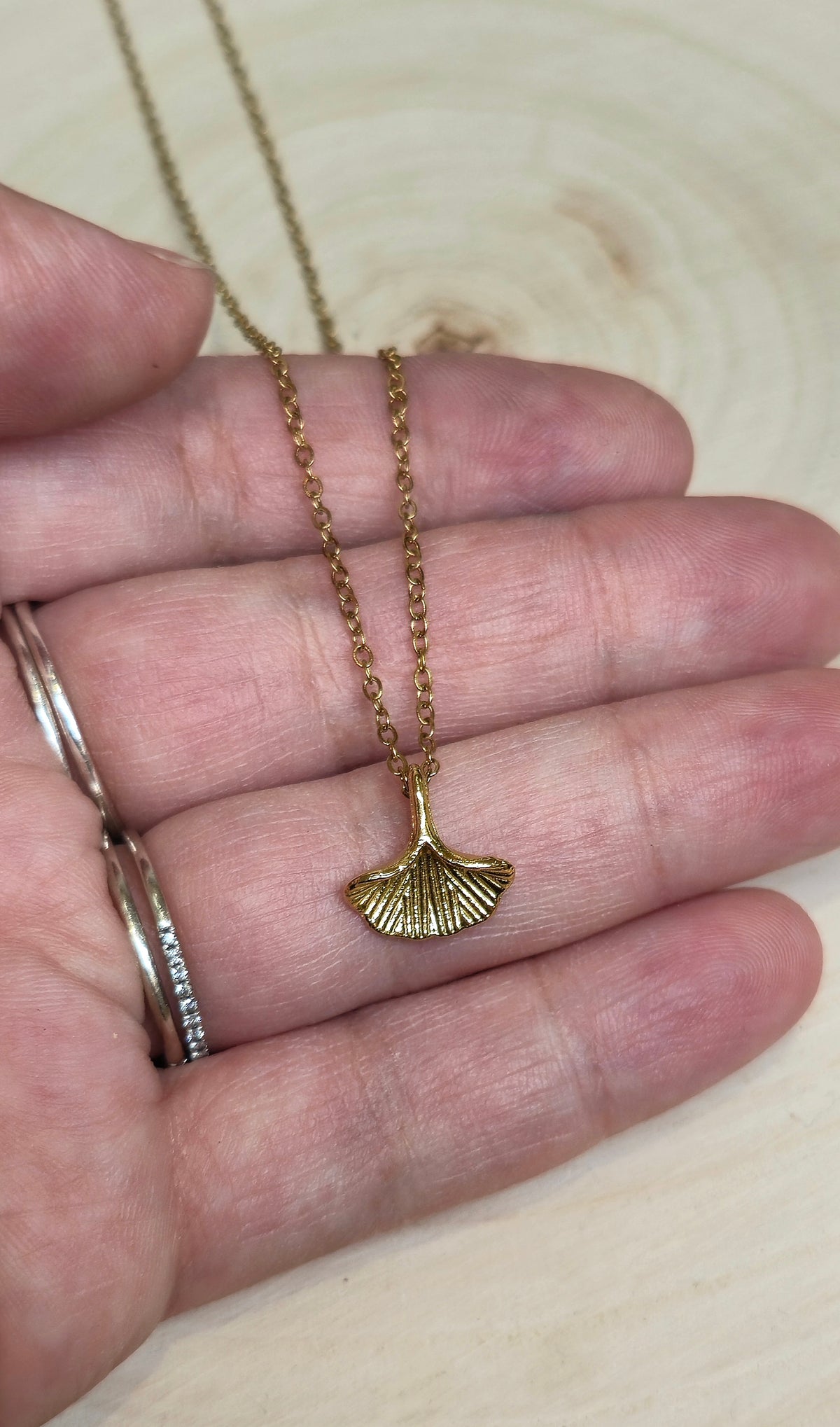 Collier Ginkgo gold