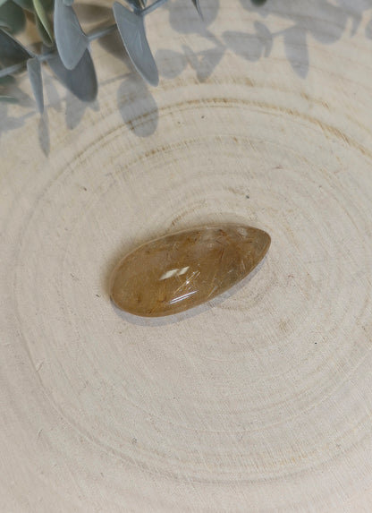 Quartz rutilé en goutte