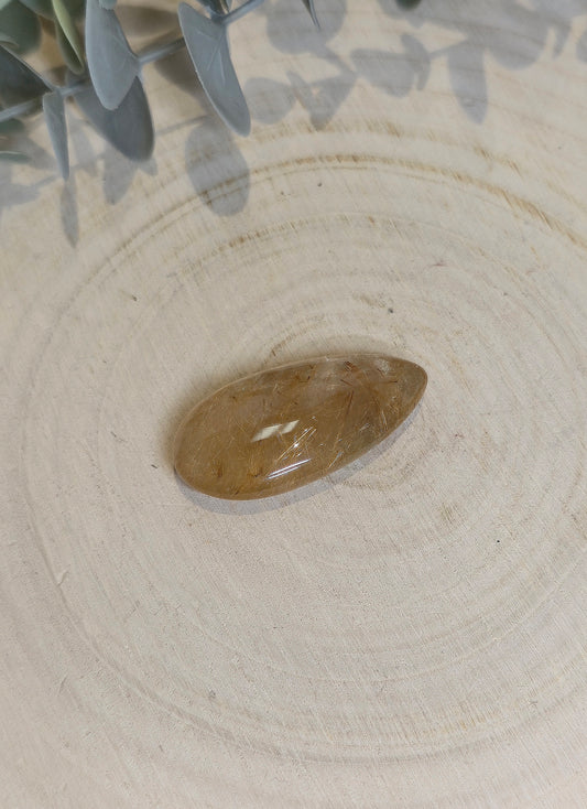 Quartz rutilé en goutte
