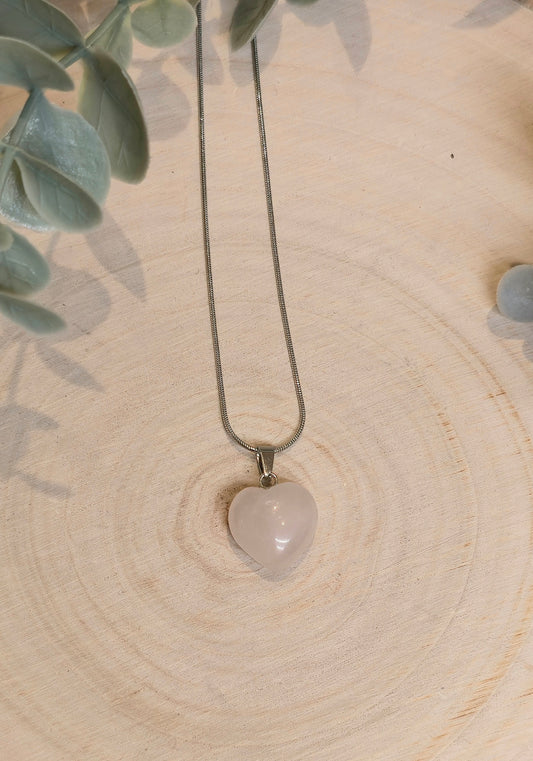 Collier en mini coeur en Quartz rose