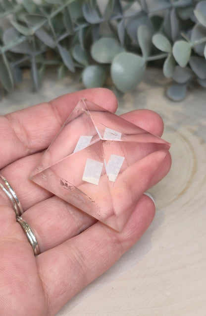 Pyramide Quartz clair (extra clair)