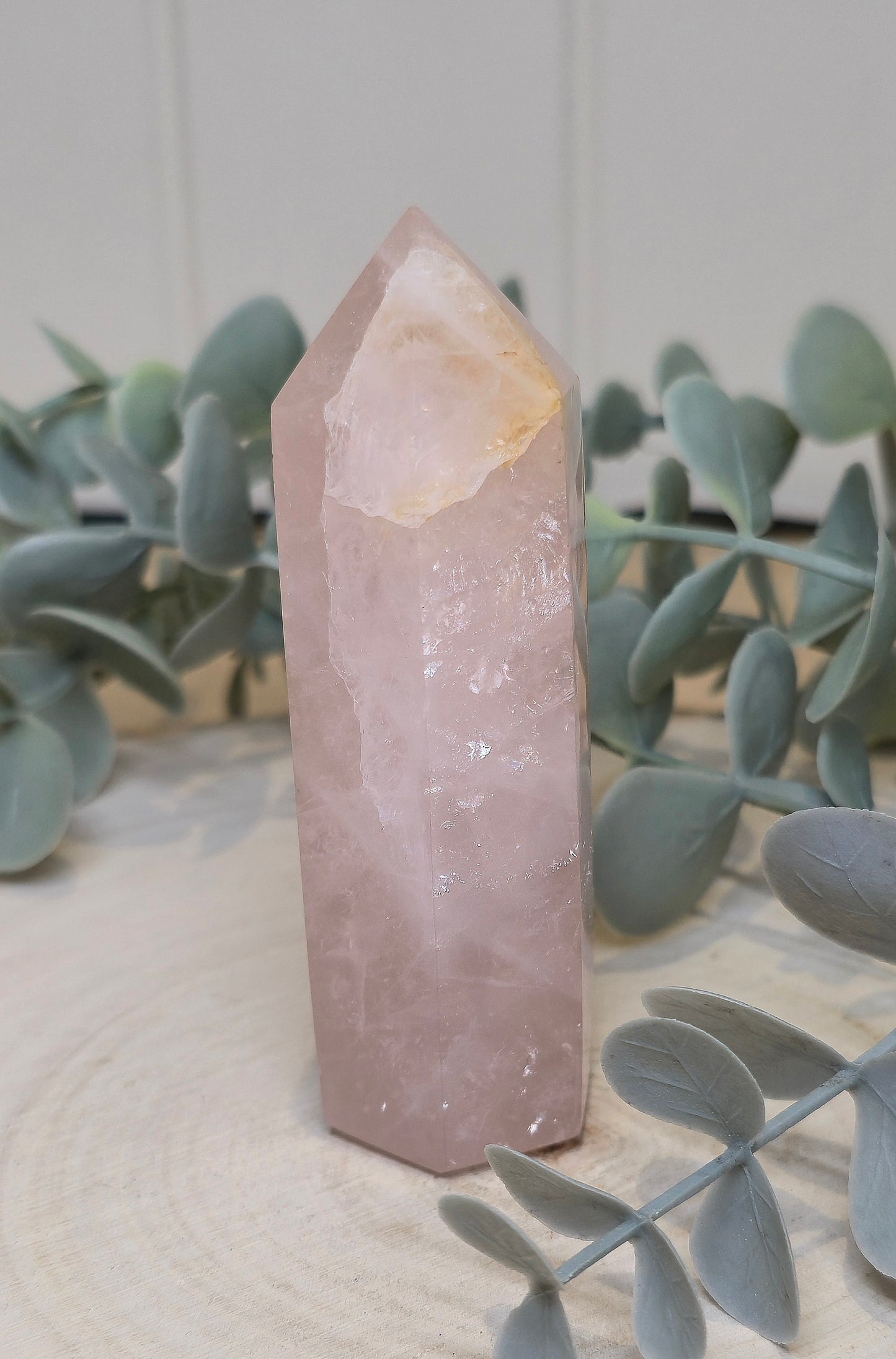 Pointe en Quartz rose de Madagascar