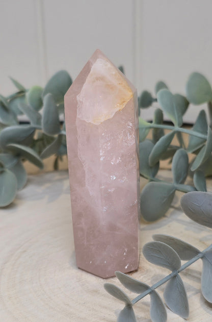 Pointe en Quartz rose de Madagascar