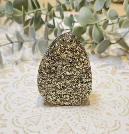 Pyrite brute avec base polie du Pérou